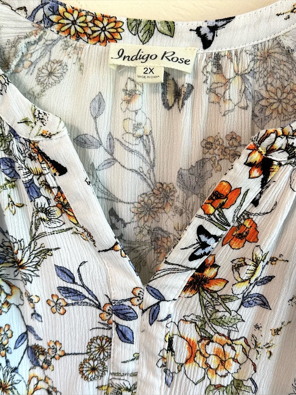 Indigo Rose White/Multi Butterfly Floral Lace Detail Flowy Boho Blouse Top Sz 2X - Picture 2 of 8